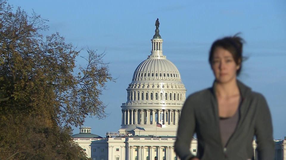 USA schválily peníze na zeď s Mexikem i protiruské sankce. Obamacare se opět zrušit nepodařilo